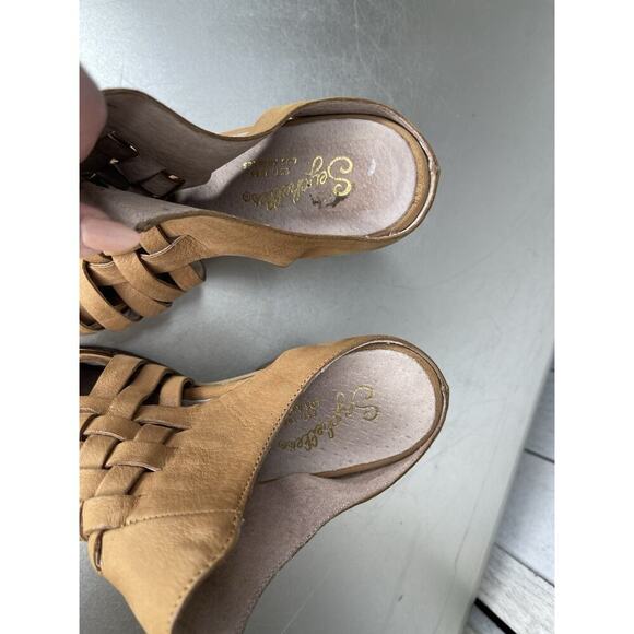 Seychelles Tan Distressed Cutout Leather Ankle Booties Women’s Size 8 - Picture 3 of 7